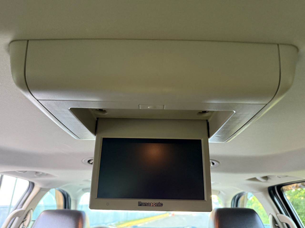Used 2013 Chevrolet Suburban LTZ AWD/4WD image 17