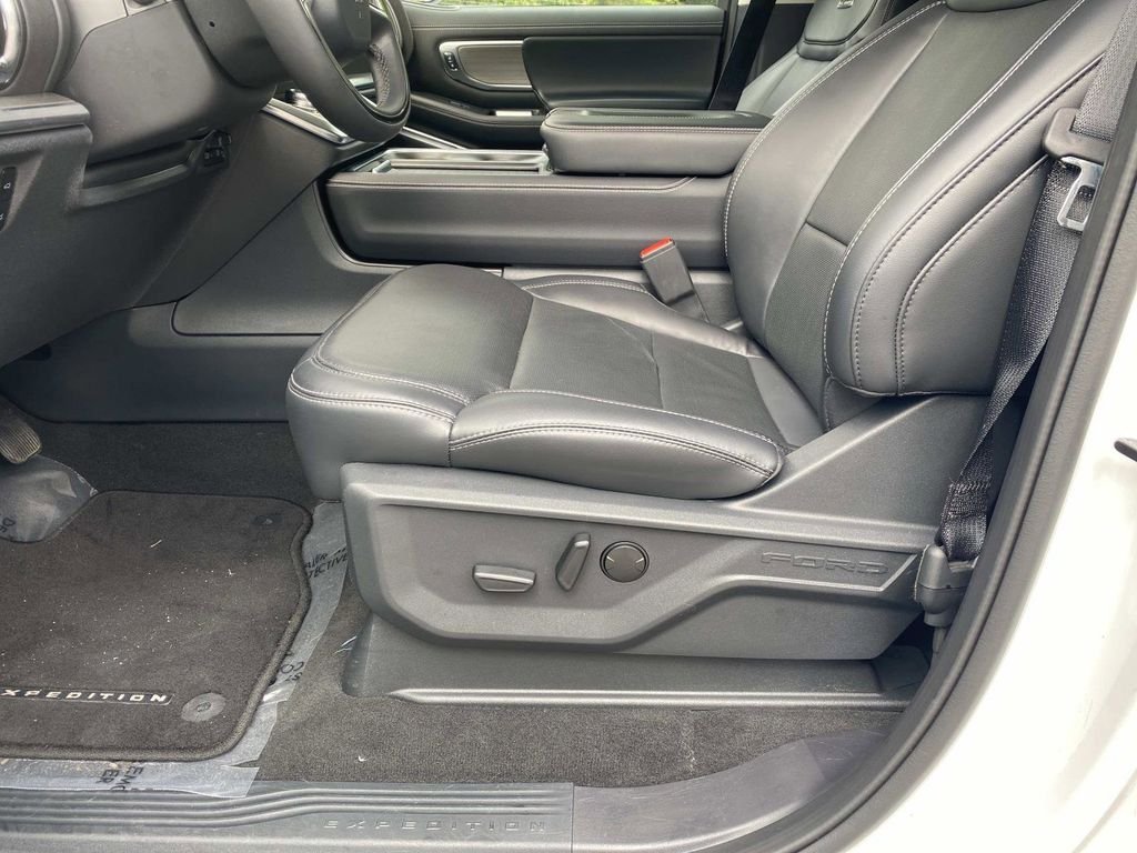 Certified 2025 Ford Expedition Max Platinum AWD/4WD image 21