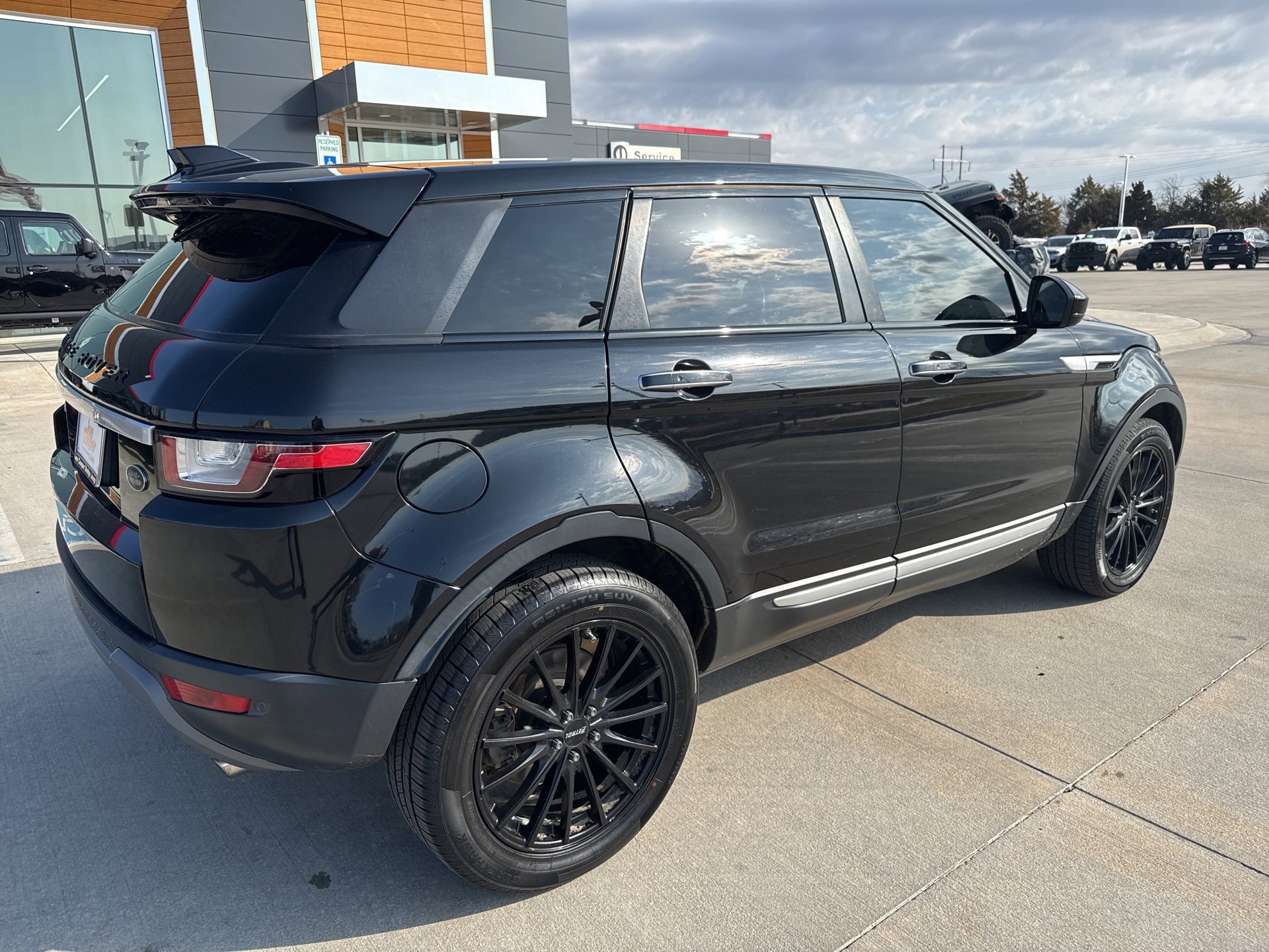Used 2019 Land Rover Range Rover Evoque HSE image 7