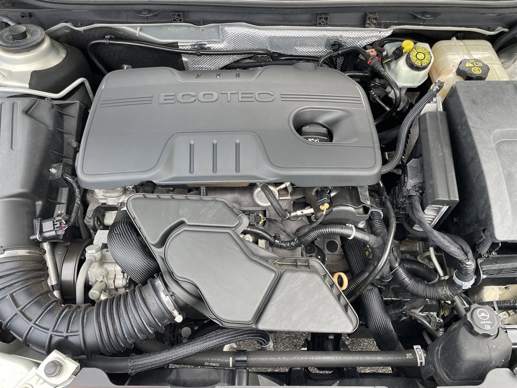 Used 2011 Buick Regal CXL w/ RL3 Preferred Equipment Group FWD image 6