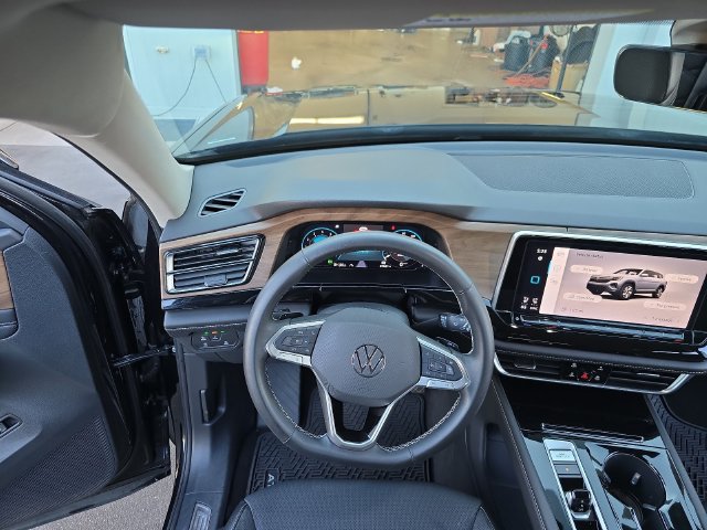 Used 2024 Volkswagen Atlas SE FWD image 15