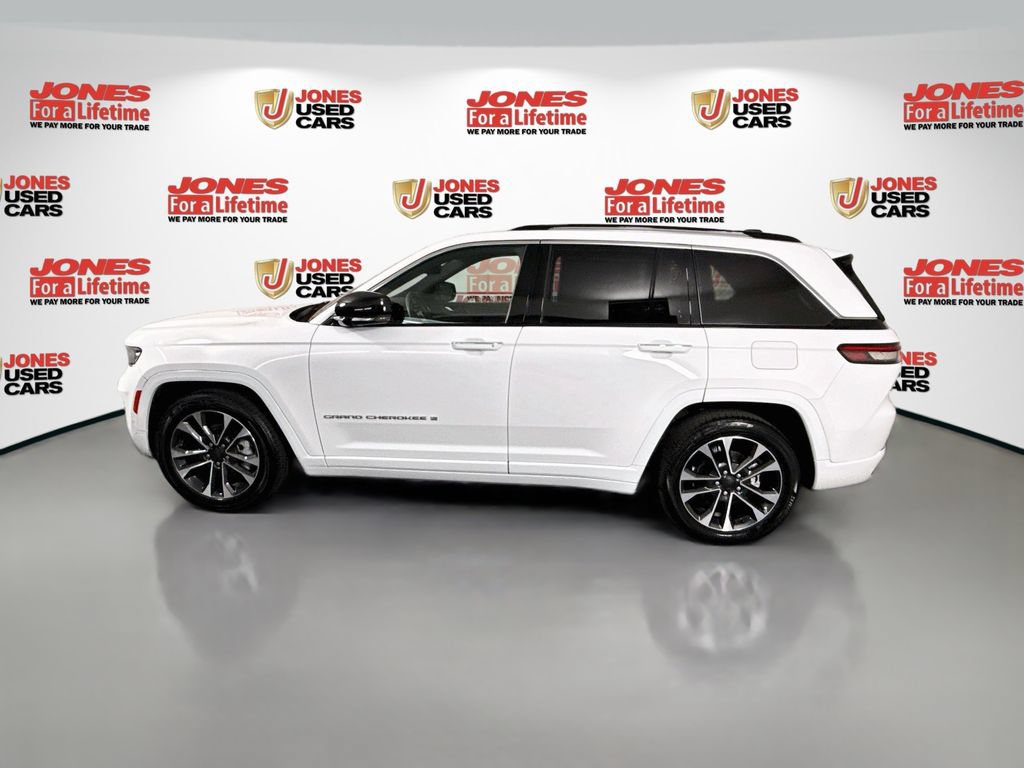 Used 2023 Jeep Grand Cherokee Overland w/ Luxury Tech Group IV AWD/4WD image 17