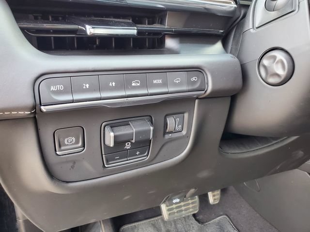 Used 2023 Cadillac Escalade Sport Platinum w/ LPO, ONYX Package AWD/4WD image 16