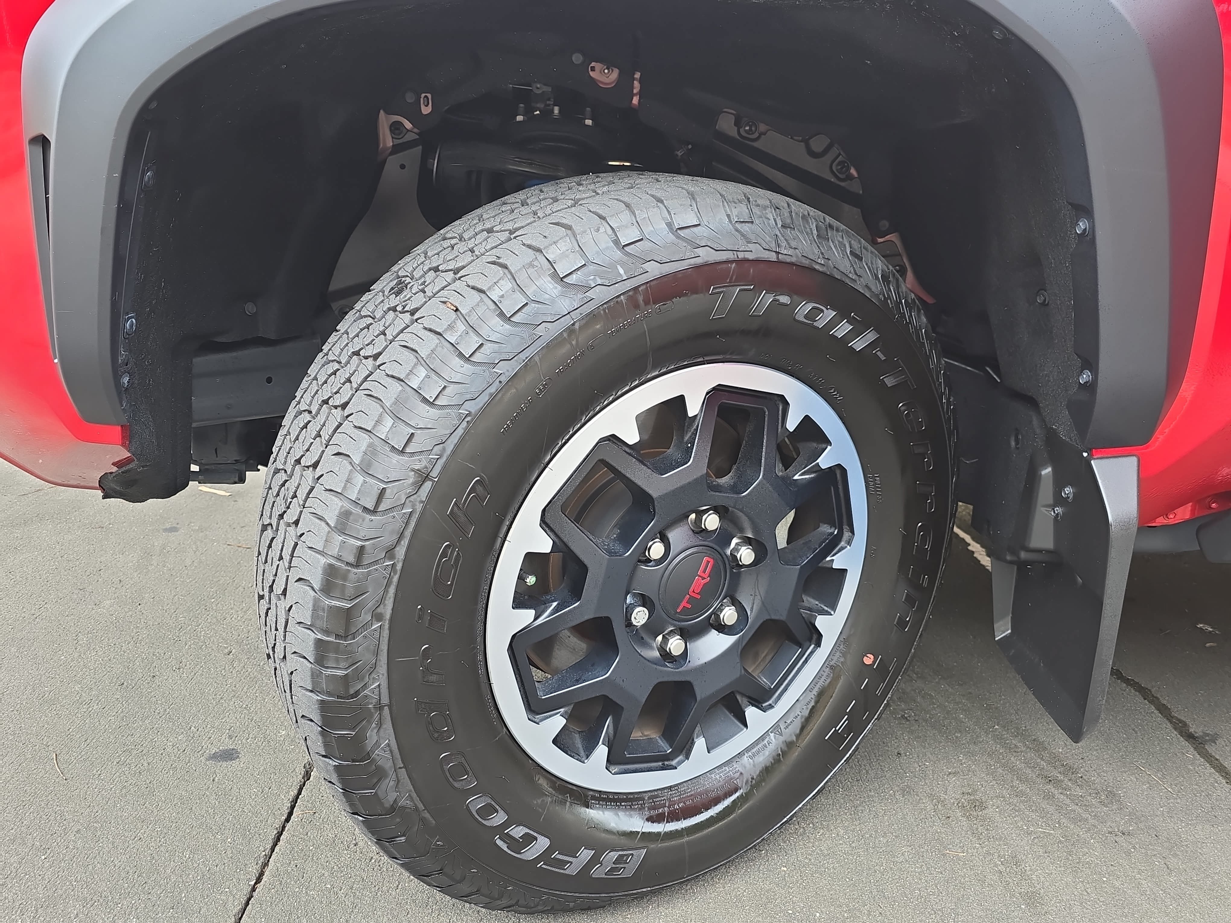 Used 2024 Toyota Tacoma TRD Off-Road AWD/4WD image 33