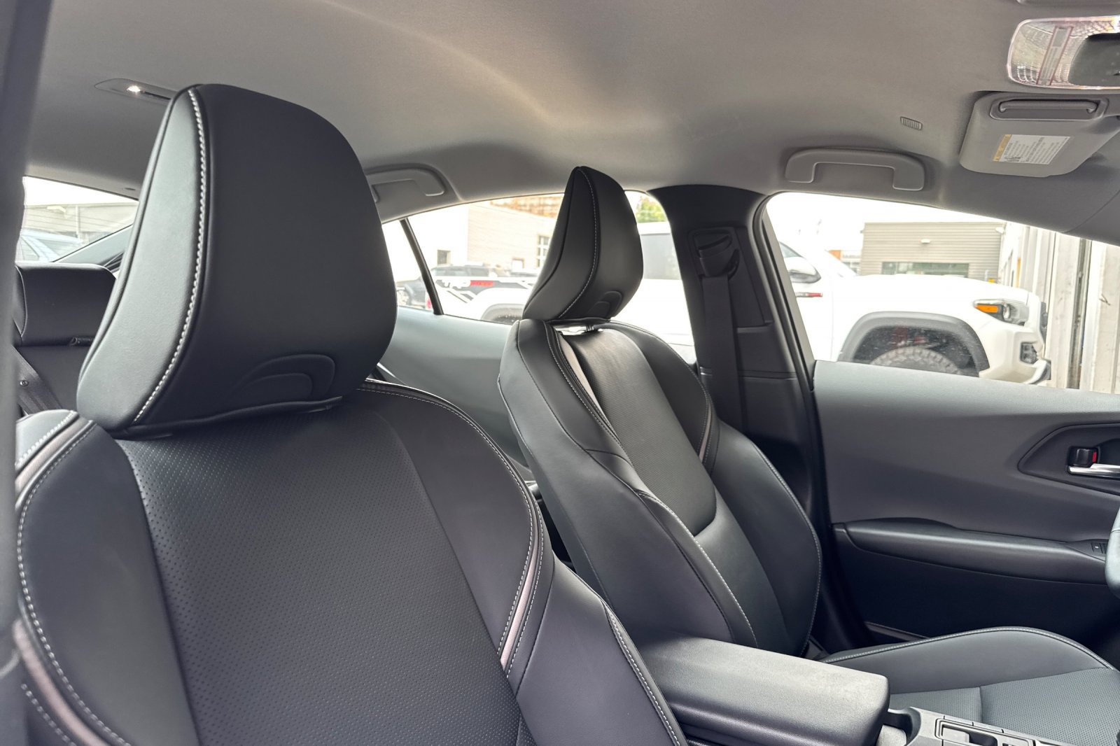 Used 2026 Toyota Prius XLE AWD/4WD image 17