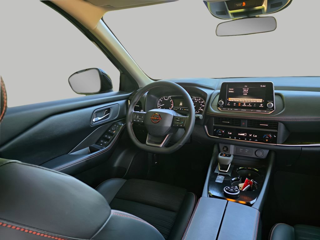 Used 2025 Nissan Rogue SV AWD/4WD image 25