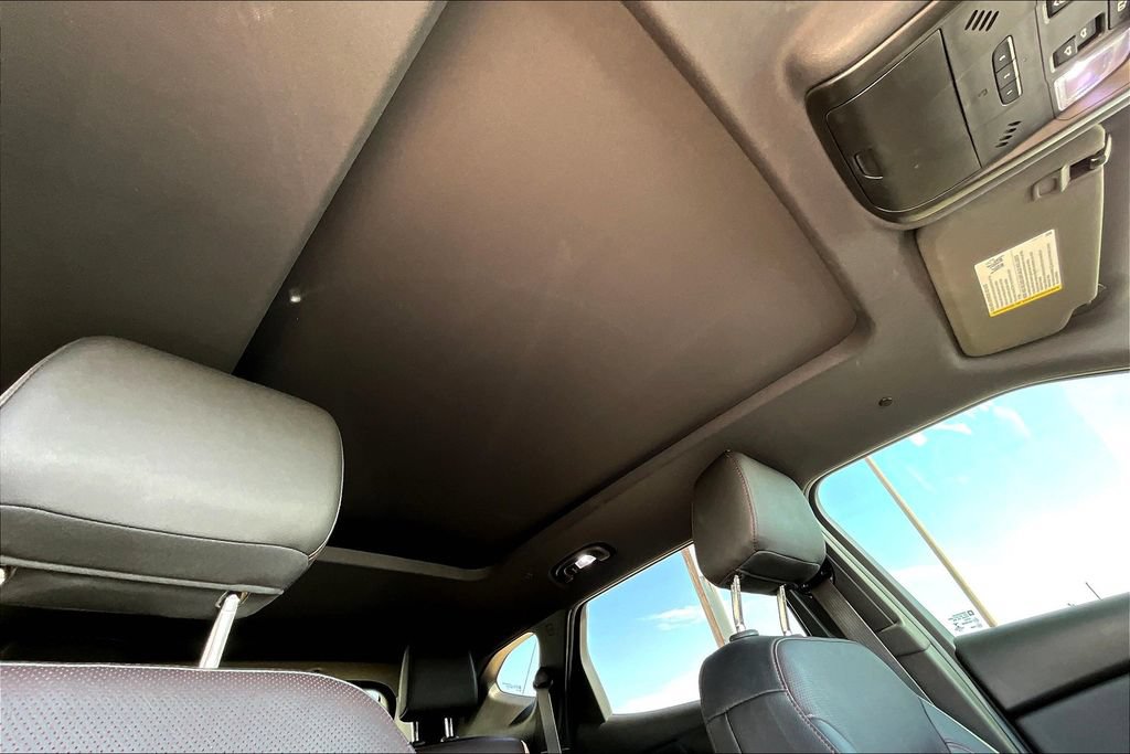 Used 2019 Chevrolet Blazer RS w/ Sun and Wheels Package FWD image 21