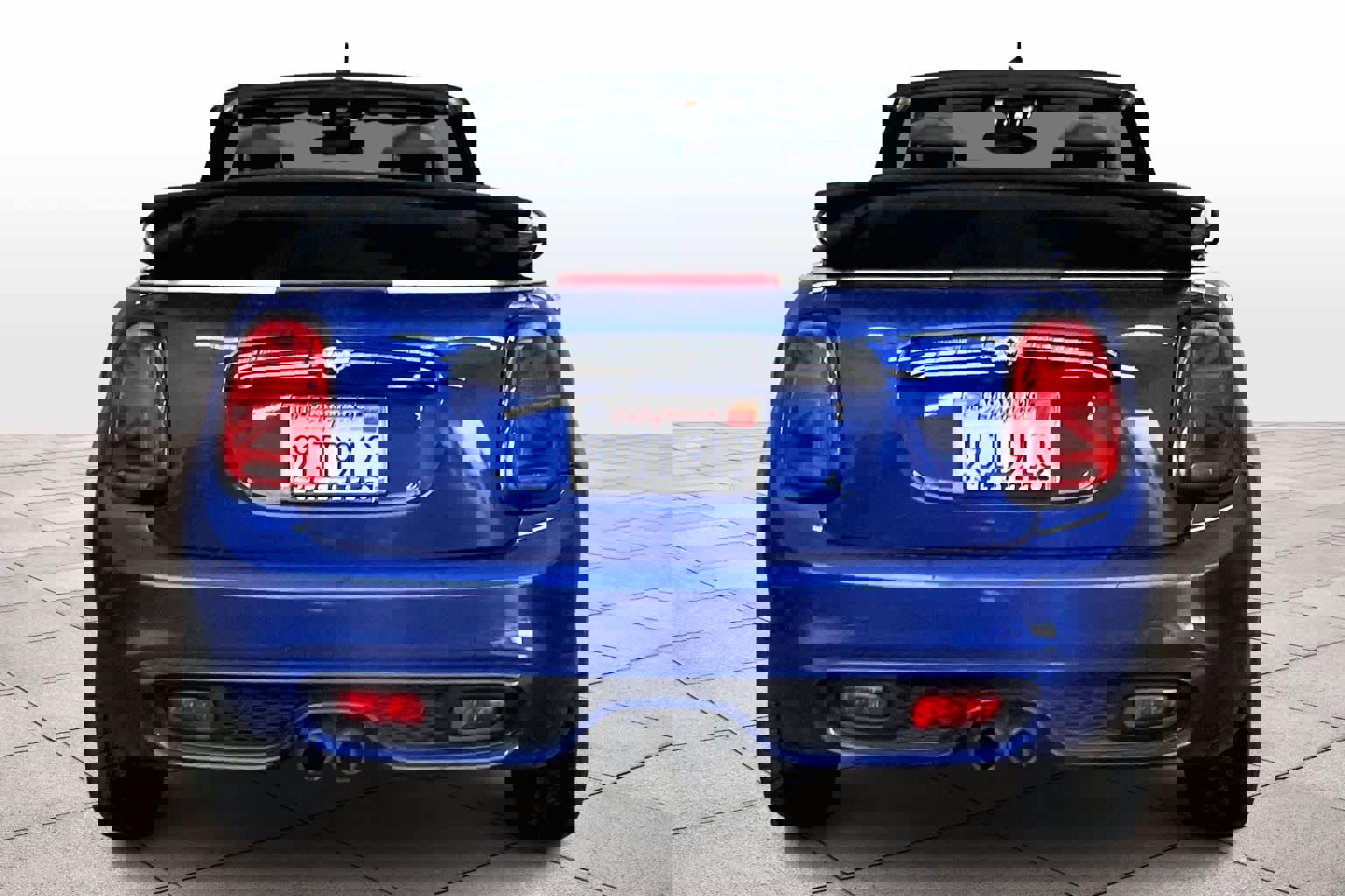 Used 2019 MINI Cooper S w/ Premium Package image 7