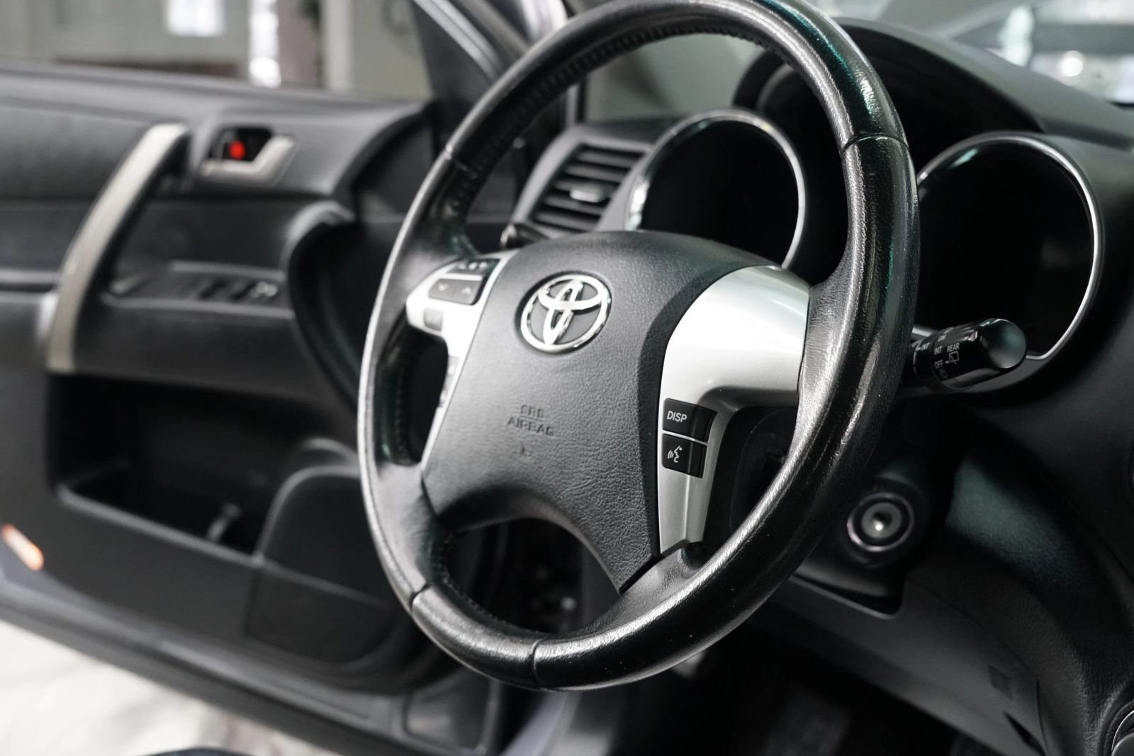 Used 2012 Toyota Highlander SE w/ Tow Pkg FWD image 40