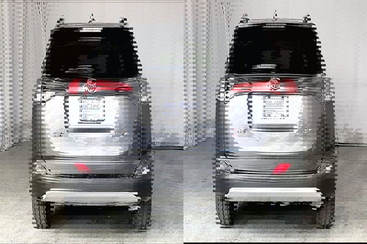 Used 2018 Toyota RAV4 XLE image 4