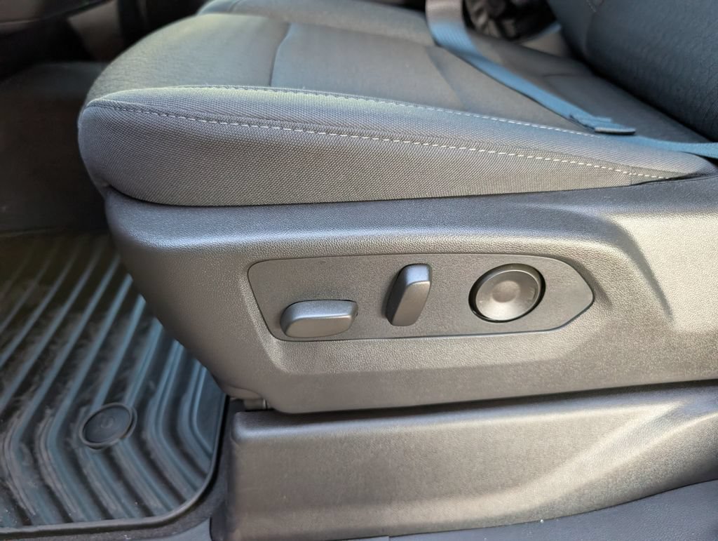 New 2026 Chevrolet Silverado 1500 Custom w/ LPO, Dark Essentials Package RWD image 11