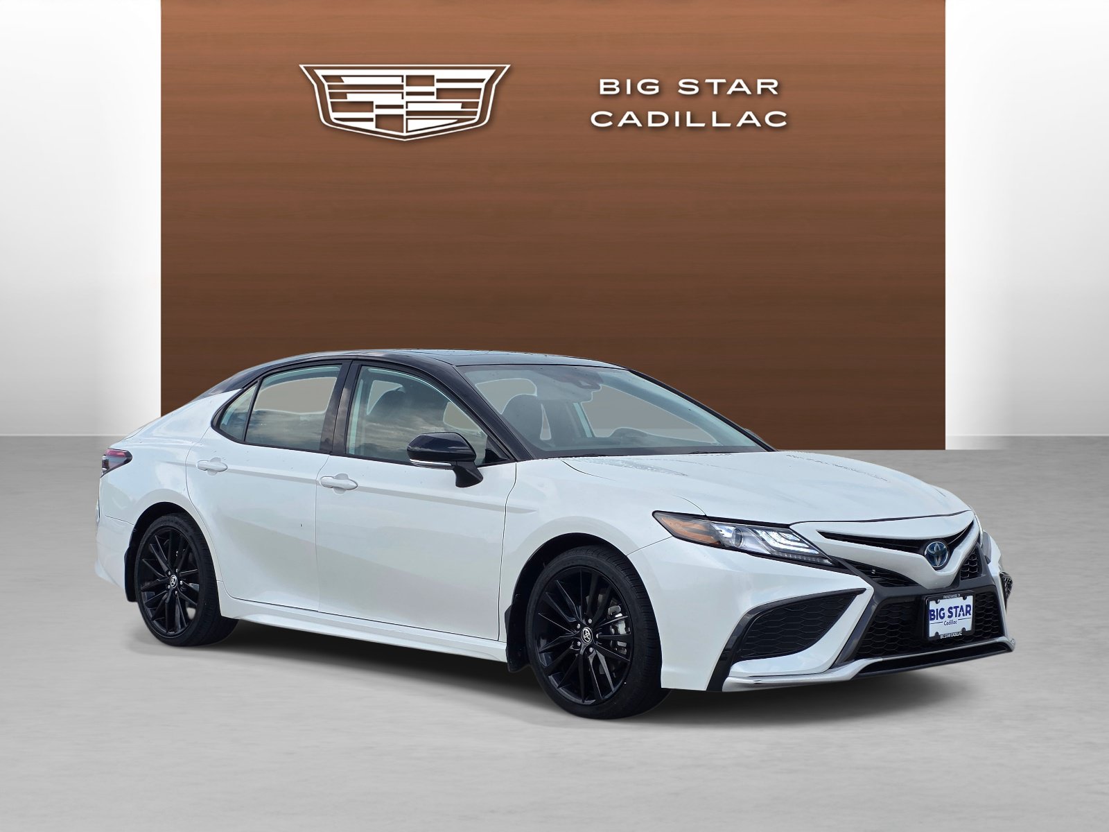 Used 2024 Toyota Camry XSE w/ Cold Weather Package FWD image 7