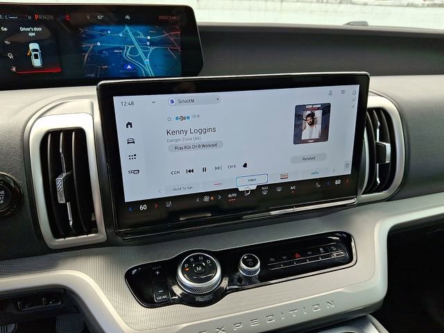 Used 2025 Ford Expedition Active image 16