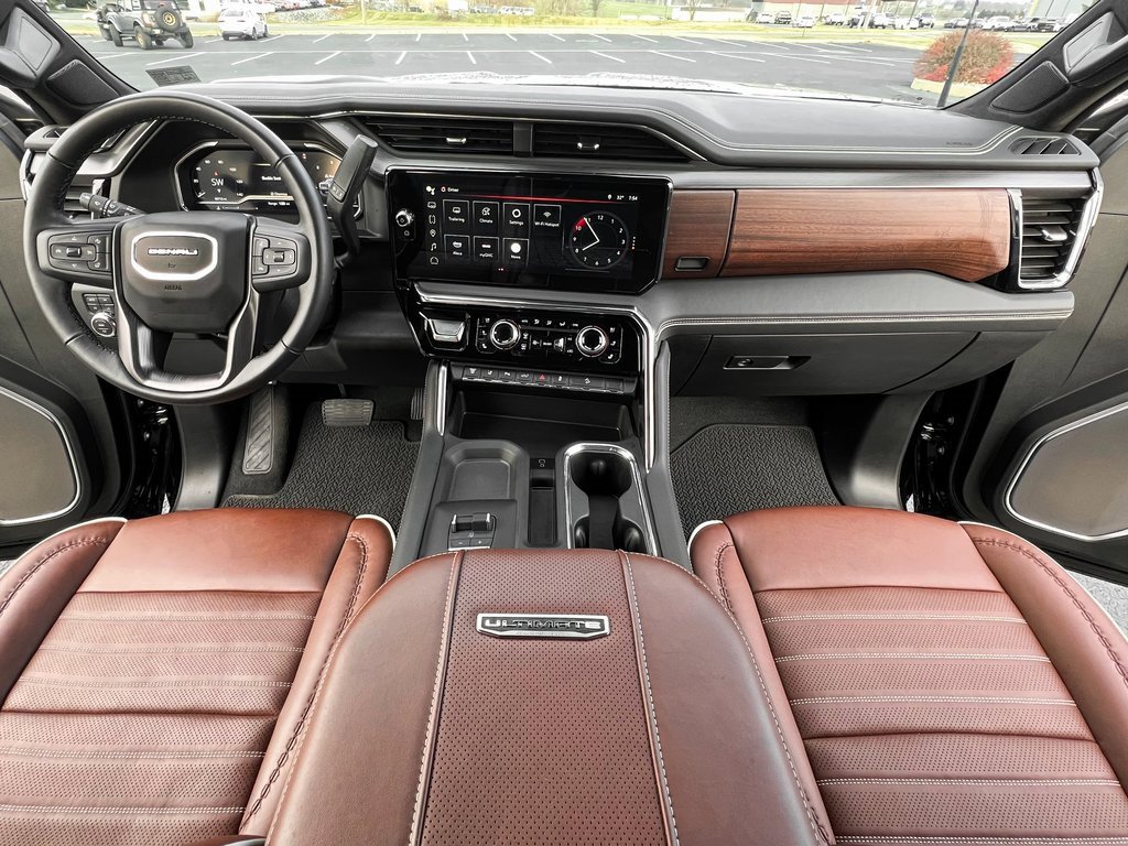 Used 2025 GMC Sierra 3500 Denali Ultimate image 4