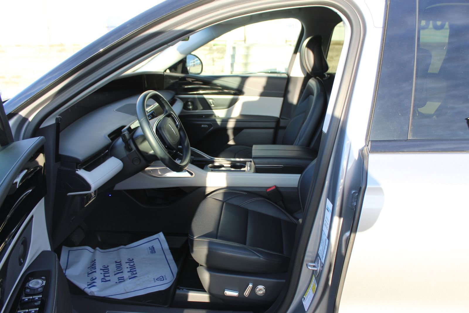 Used 2024 Lincoln Nautilus Premier w/ Equipment Group 102A image 23