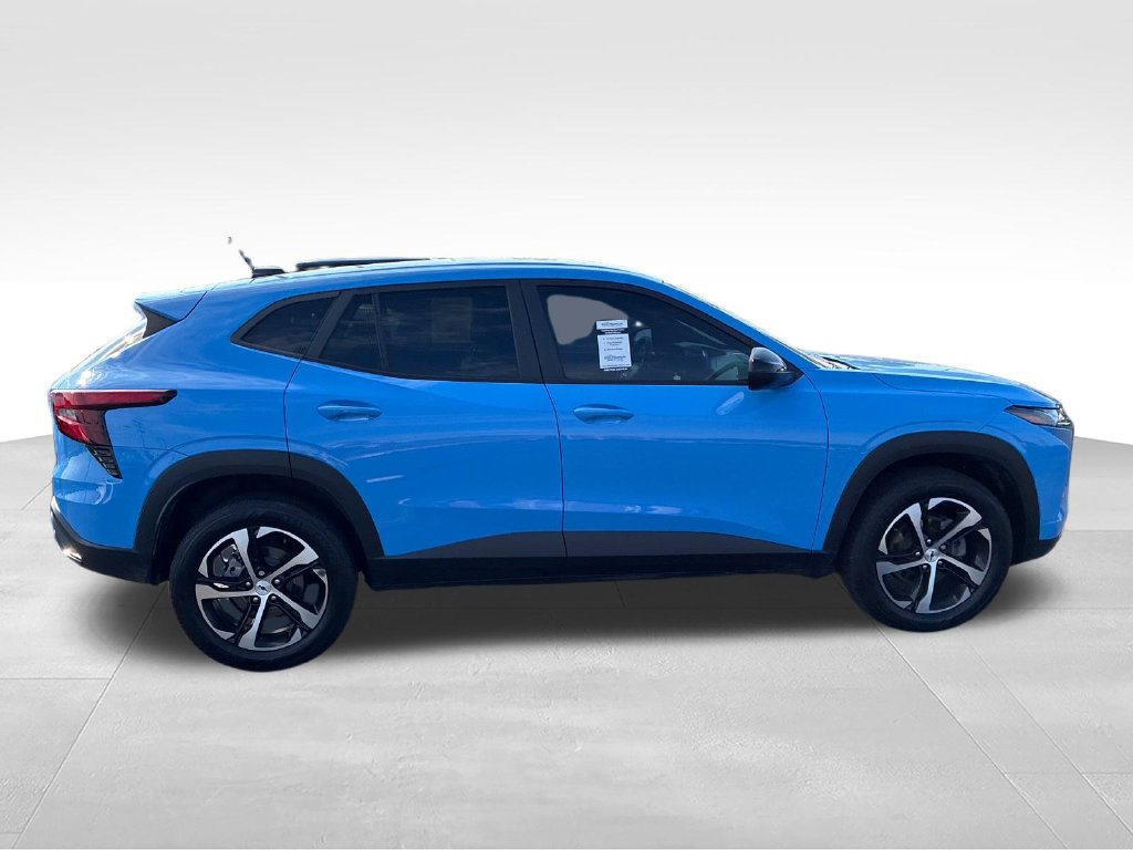 Used 2024 Chevrolet Trax RS w/ Driver Confidence Package FWD image 6