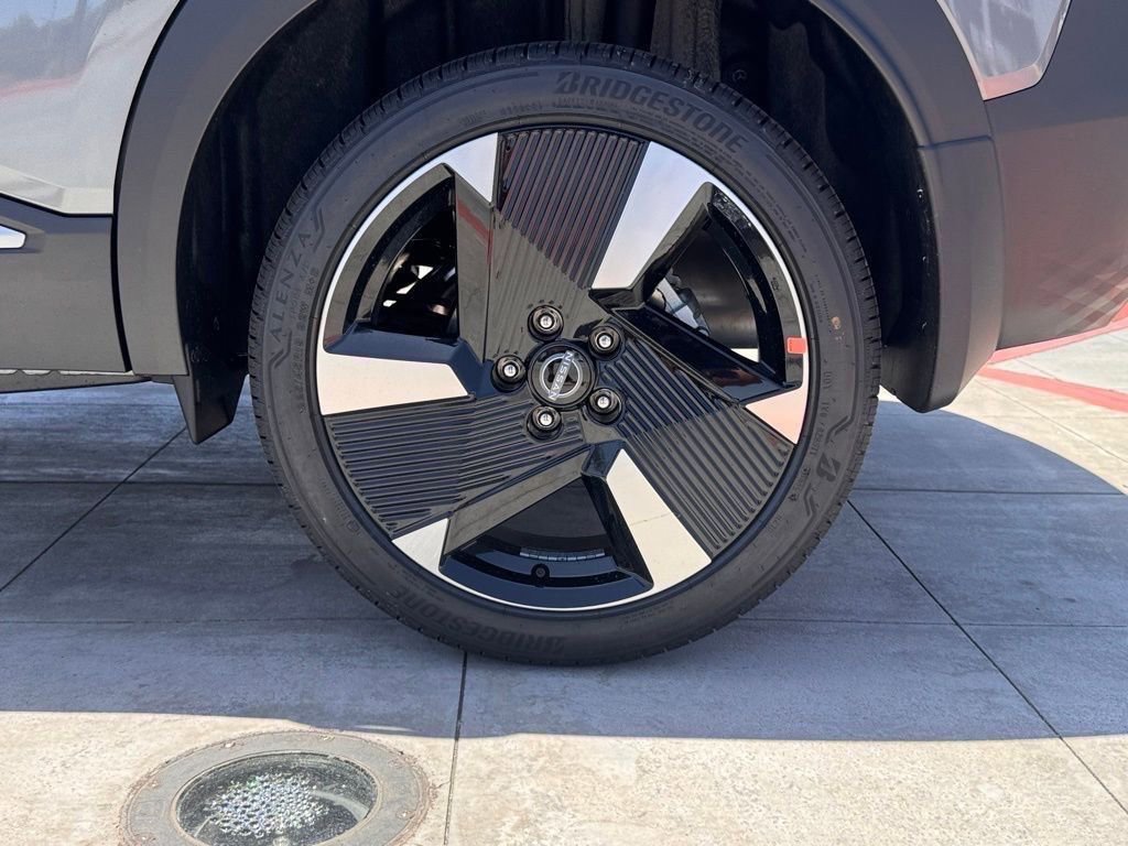 New 2025 Nissan Kicks SR image 8