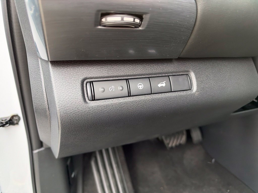 New 2026 Nissan Pathfinder SL FWD image 11