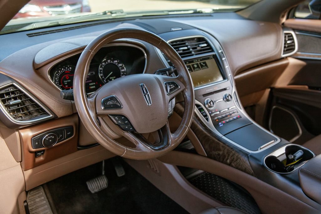 Used 2018 Lincoln MKX Reserve FWD image 10