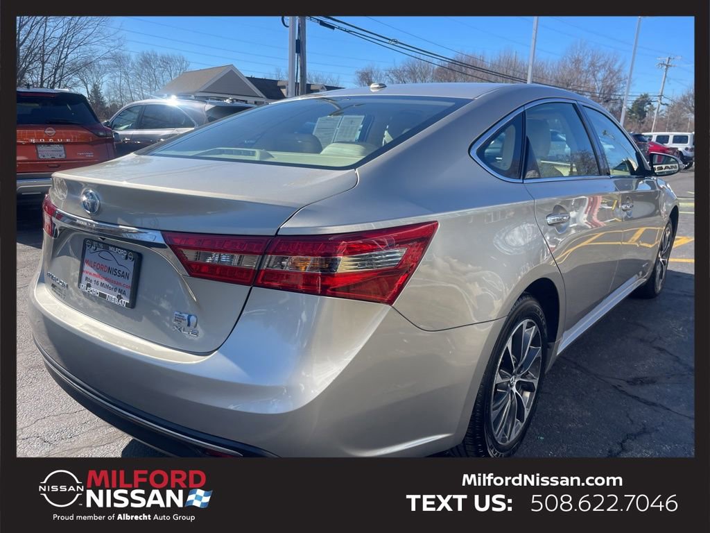 Used 2018 Toyota Avalon XLE Premium w/ Carpet Mat Package image 5