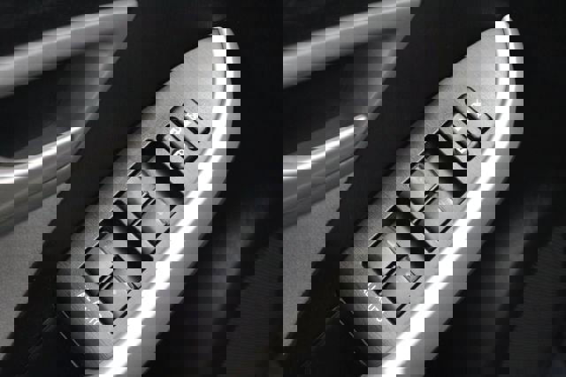 Used 2015 Toyota Prius Prime Plug-In Hybrid image 10