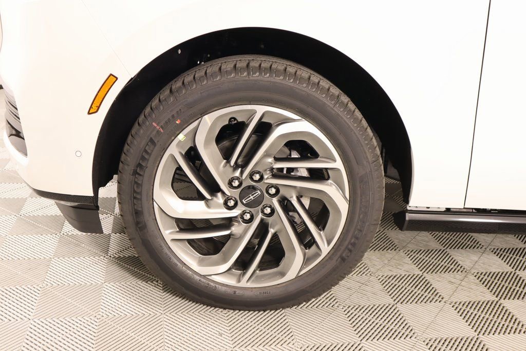 New 2025 Lincoln Navigator Reserve image 19