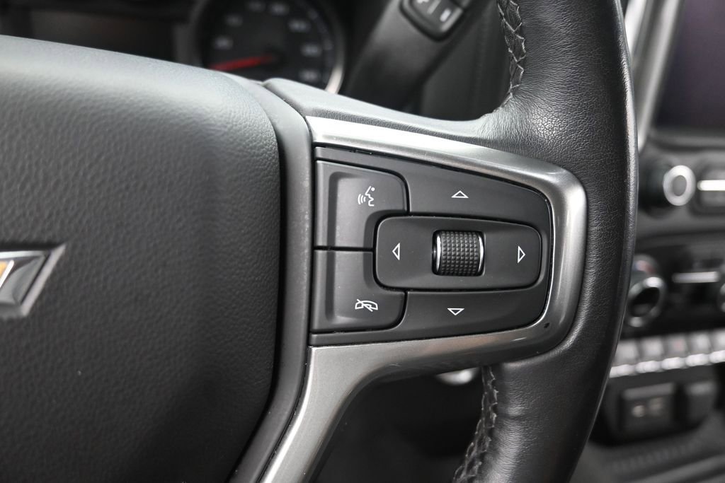 Used 2021 Chevrolet Silverado 1500 LT AWD/4WD image 31