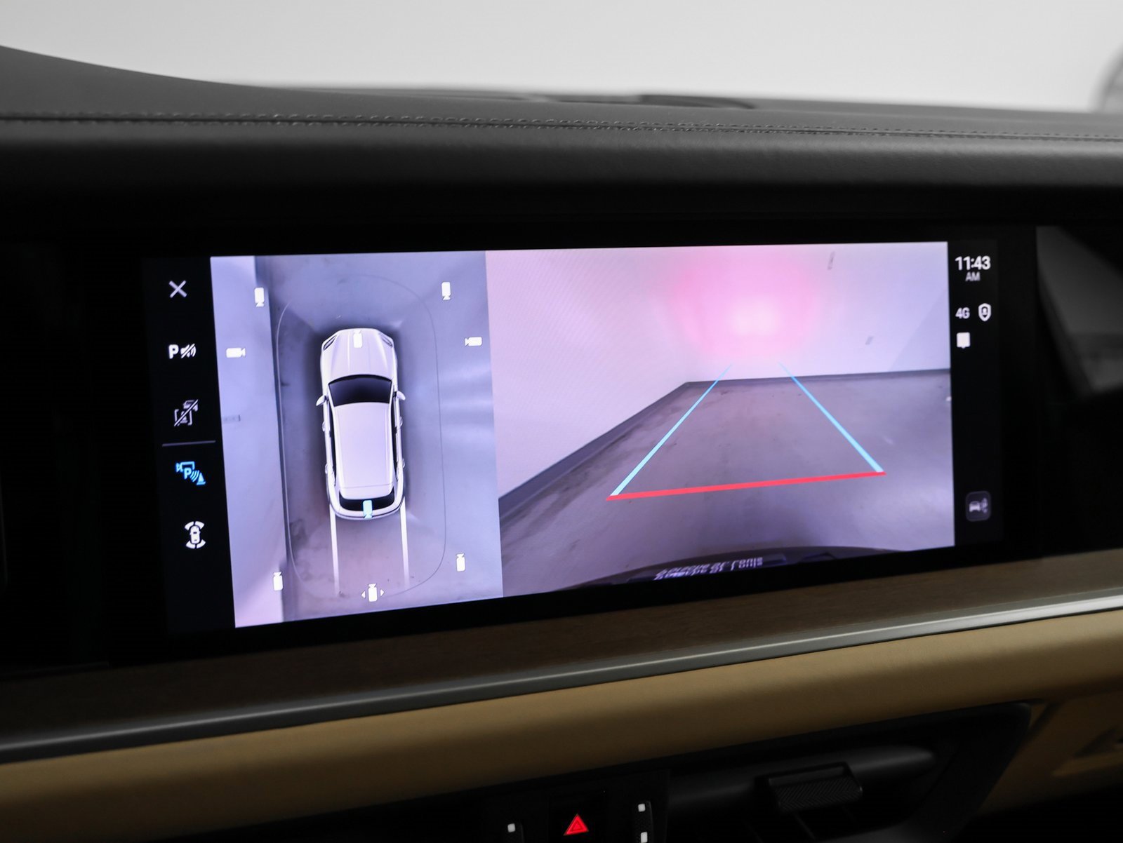 Used 2025 Porsche Cayenne image 36