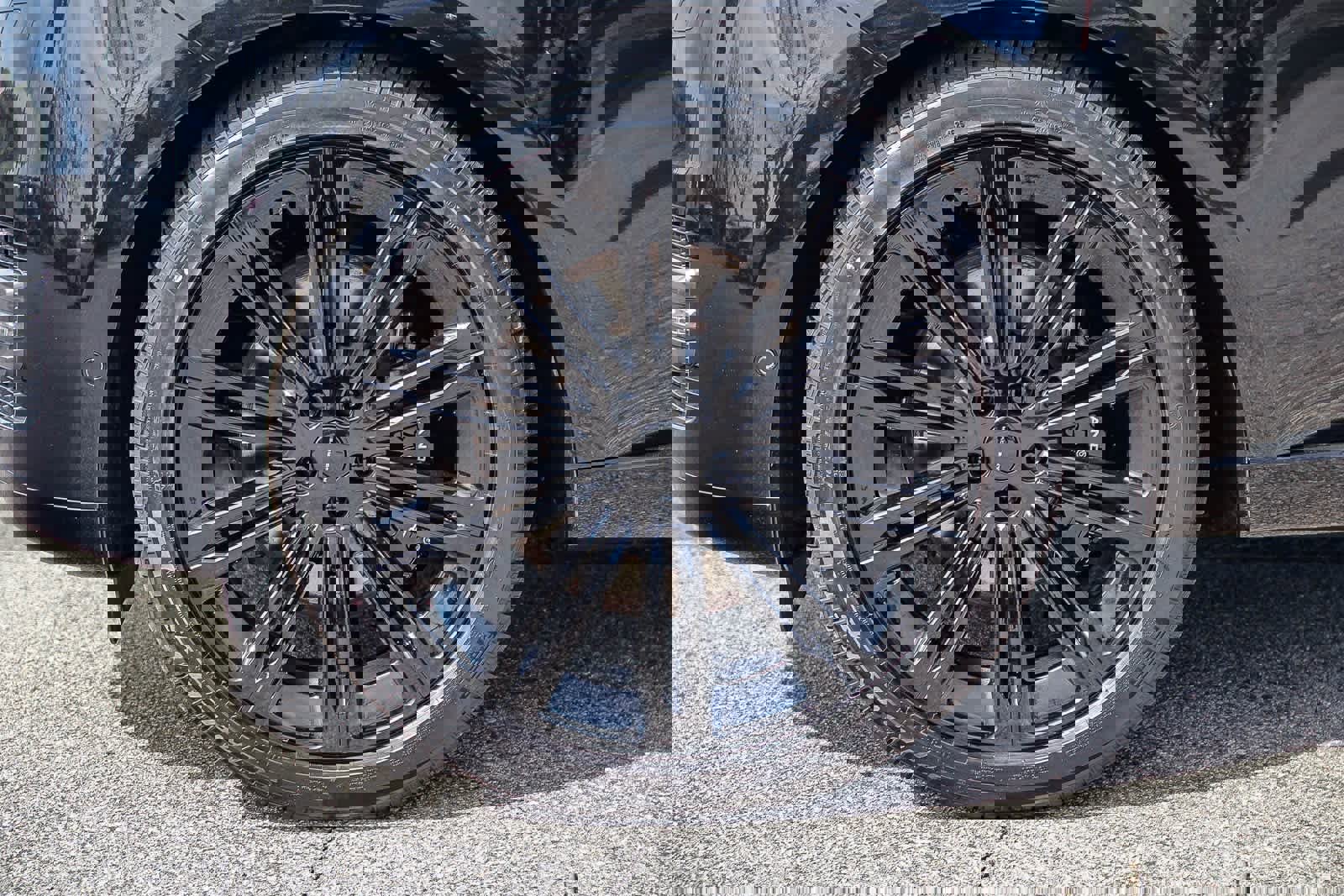 New 2026 Land Rover Range Rover SE image 9