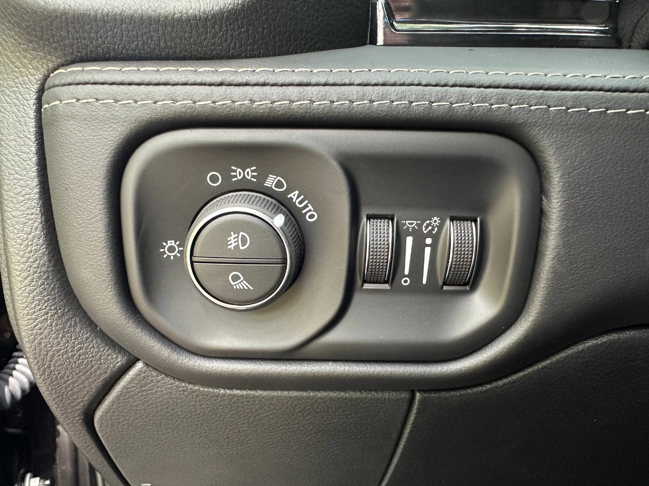 Used 2023 RAM 2500 Limited image 31