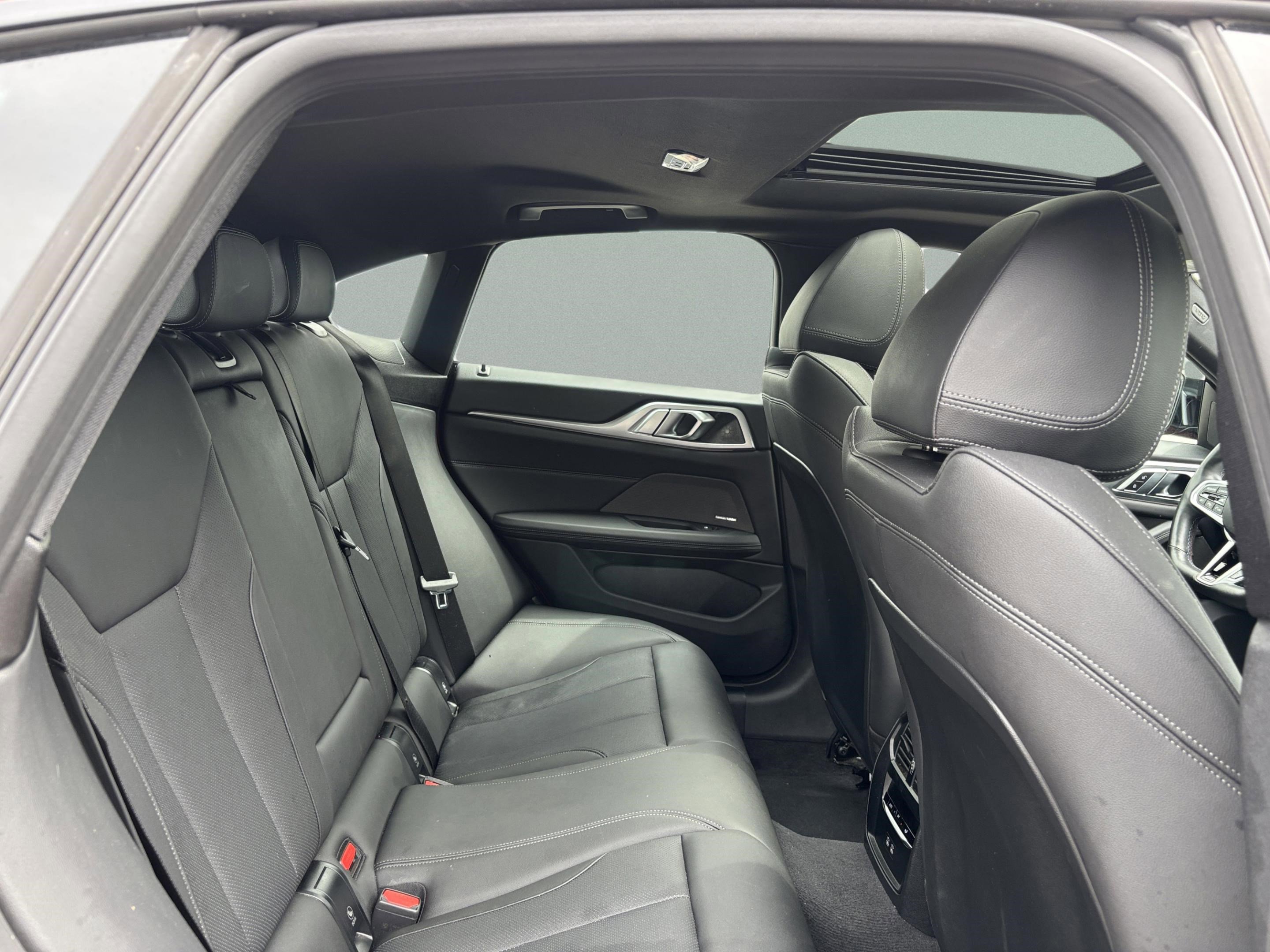 Used 2025 BMW M440i RWD image 29