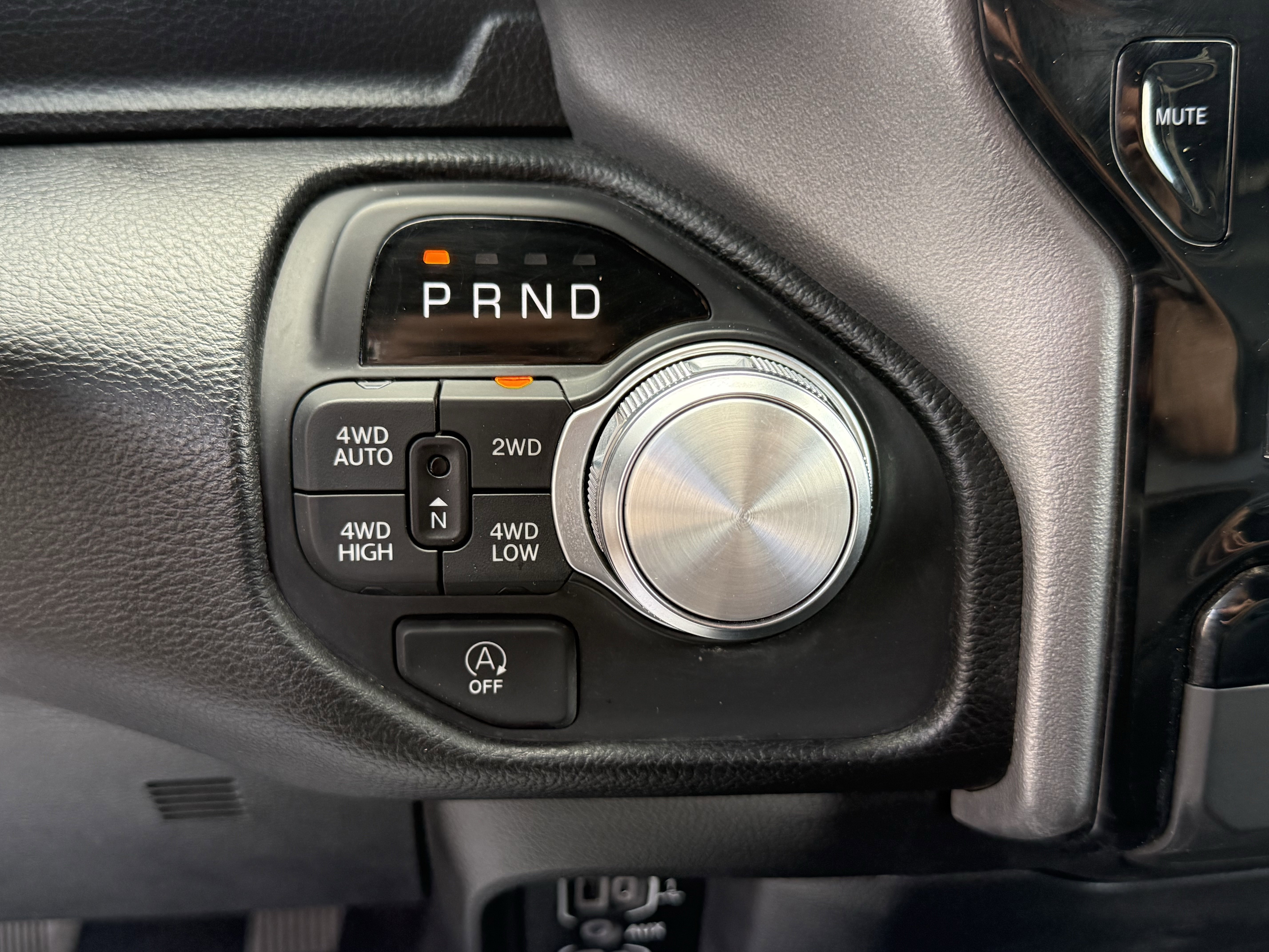 Used 2025 RAM 1500 Laramie image 24