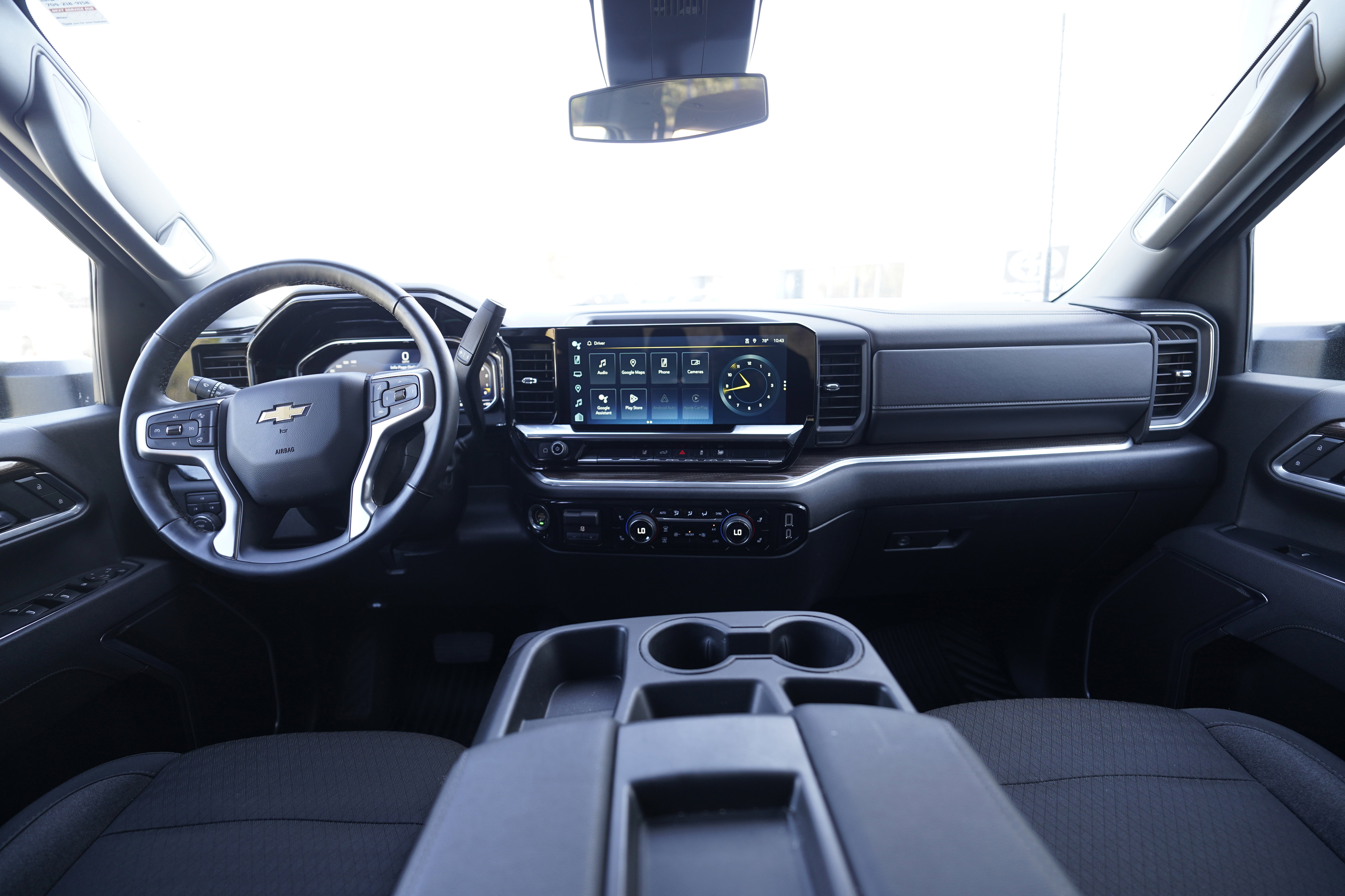 Used 2025 Chevrolet Silverado 2500 LT w/ Convenience Package AWD/4WD image 8