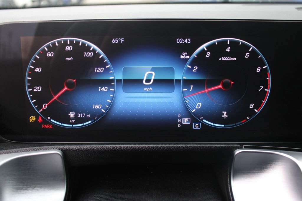 Used 2023 Mercedes-Benz GLB 250 4MATIC w/ Premium Package image 14