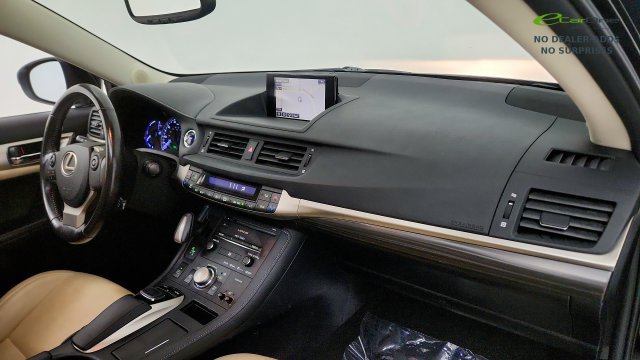Used 2015 Lexus CT 200h w/ Navigation Package FWD image 36