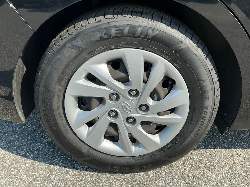 Used 2020 Hyundai Elantra SE image 14