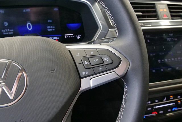 Used 2022 Volkswagen Tiguan SE image 24