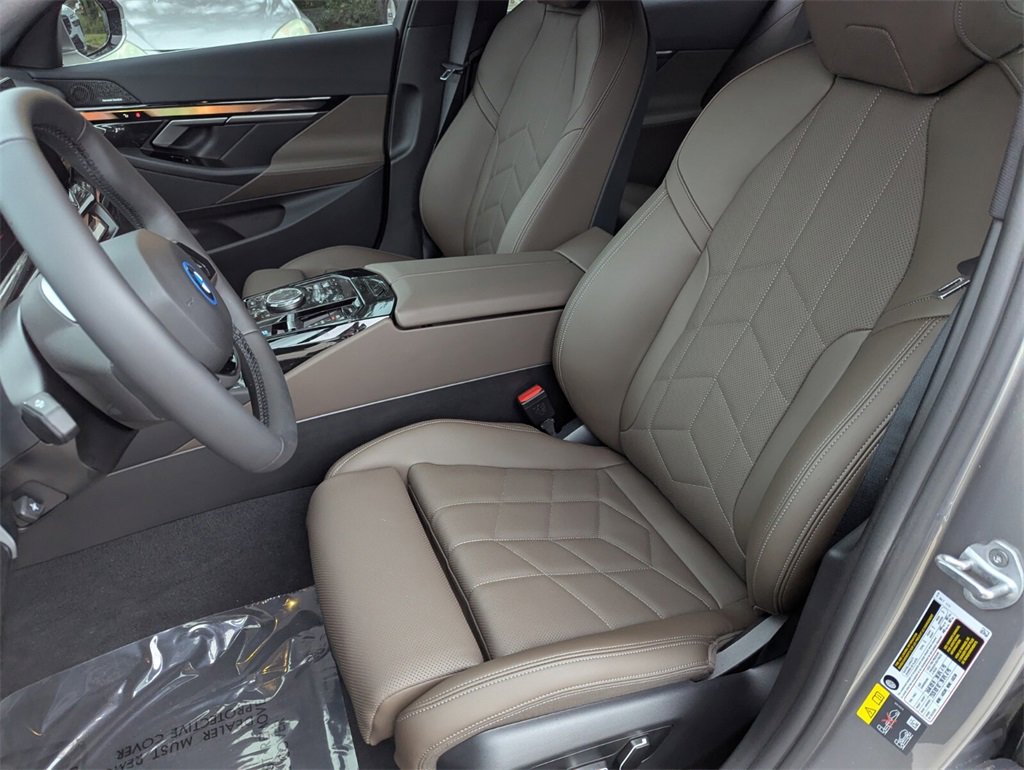 Used 2026 BMW i5 eDrive40 image 12