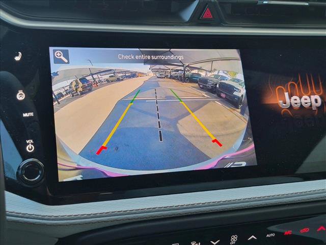 New 2026 Jeep Cherokee Overland w/ Trailer Tow Group AWD/4WD image 13