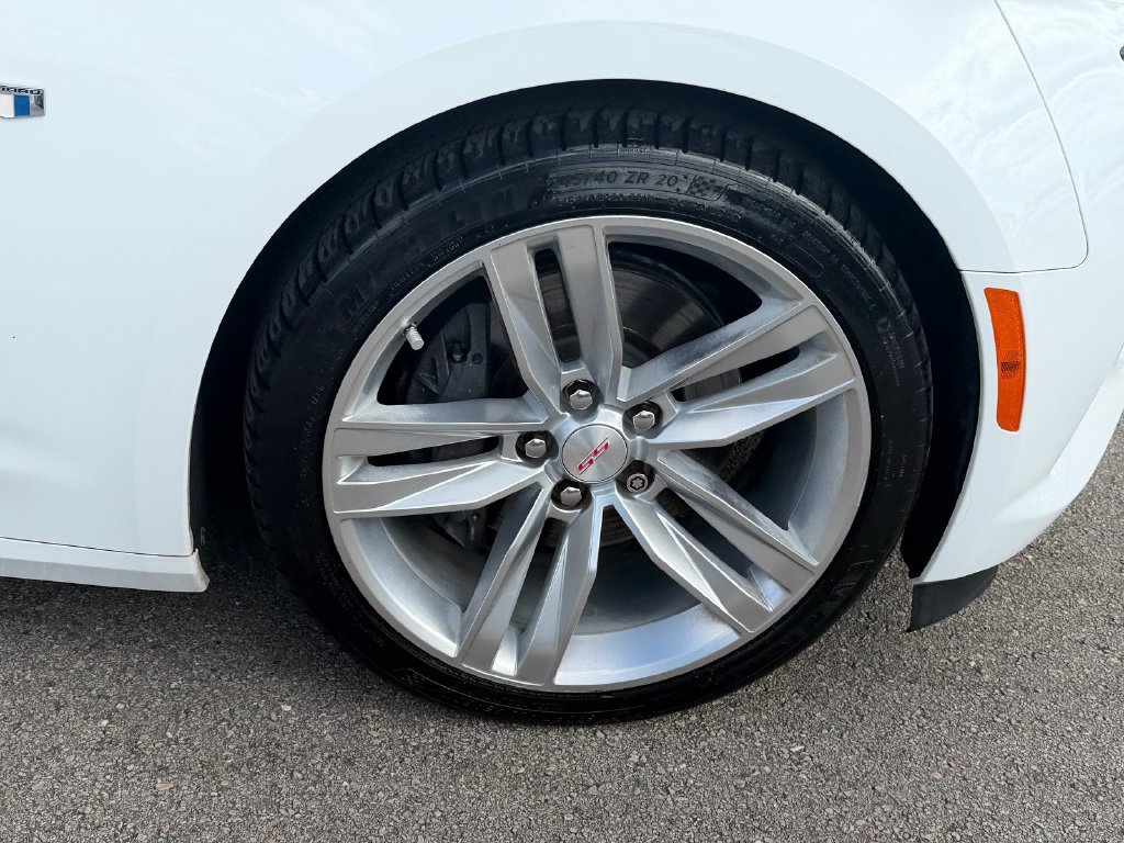 Used 2017 Chevrolet Camaro SS RWD image 9