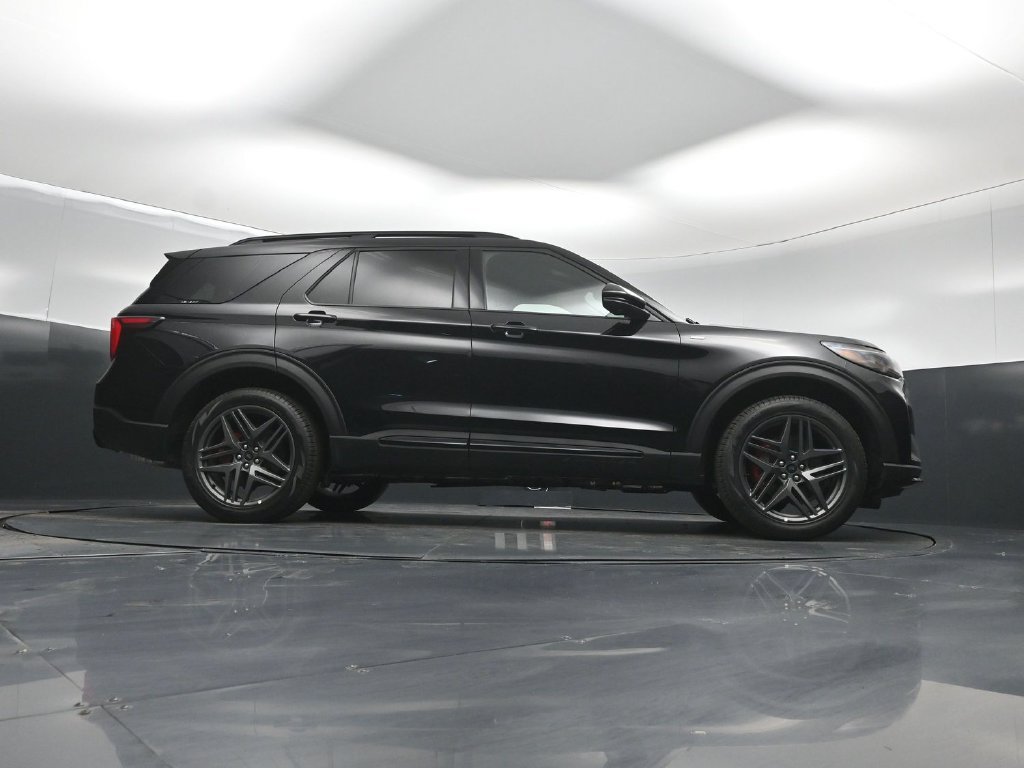 Certified 2026 Ford Explorer ST-Line w/ ST-Line Street Pack AWD/4WD image 46
