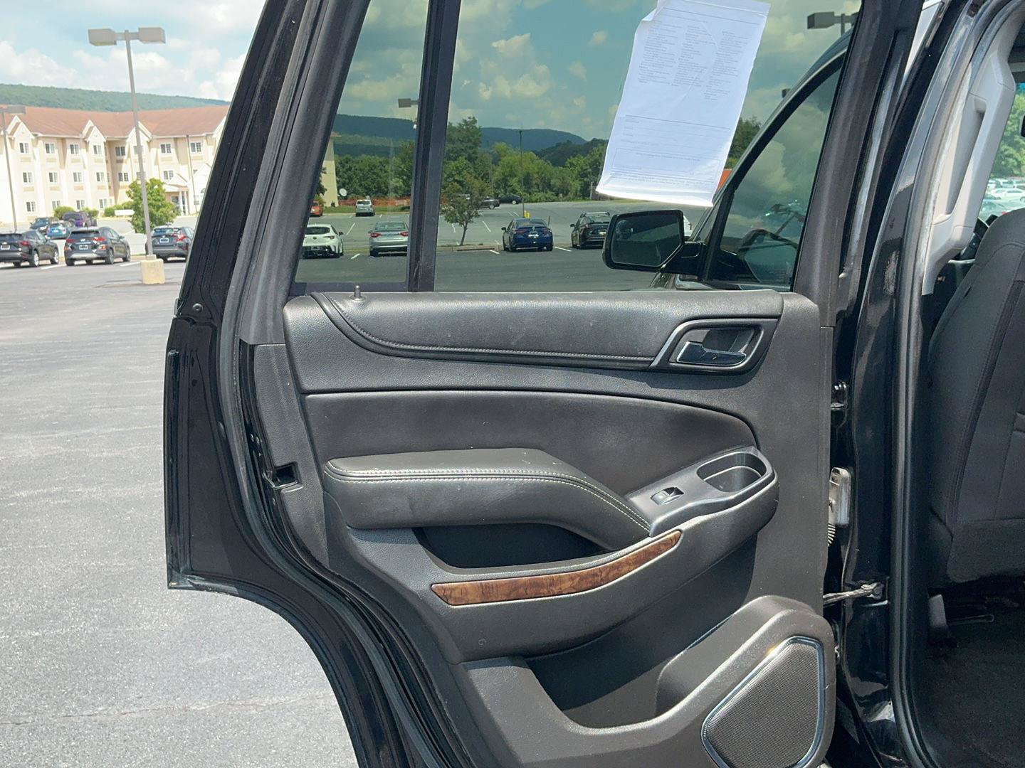 Used 2018 Chevrolet Tahoe LS AWD/4WD image 25