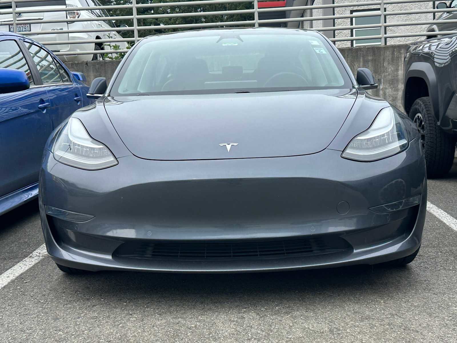 Used 2020 Tesla Model 3 Standard Range image 2