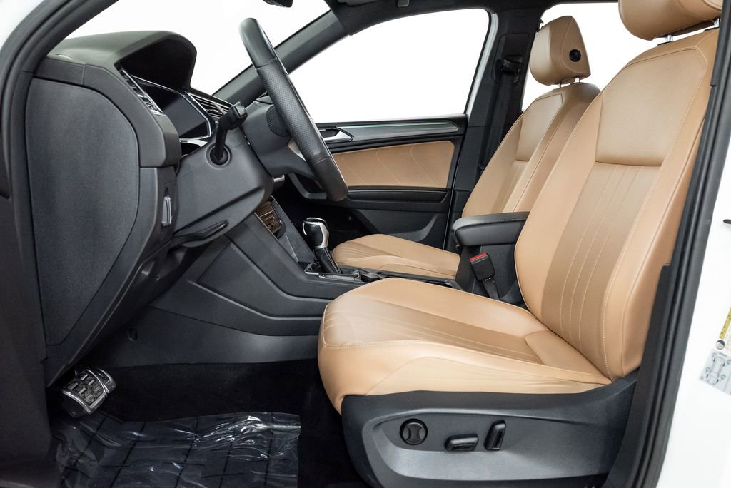 Used 2022 Volkswagen Tiguan SE R-Line image 10