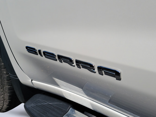Used 2023 GMC Sierra 1500 SLT w/ SLT Premium Plus Package AWD/4WD image 10