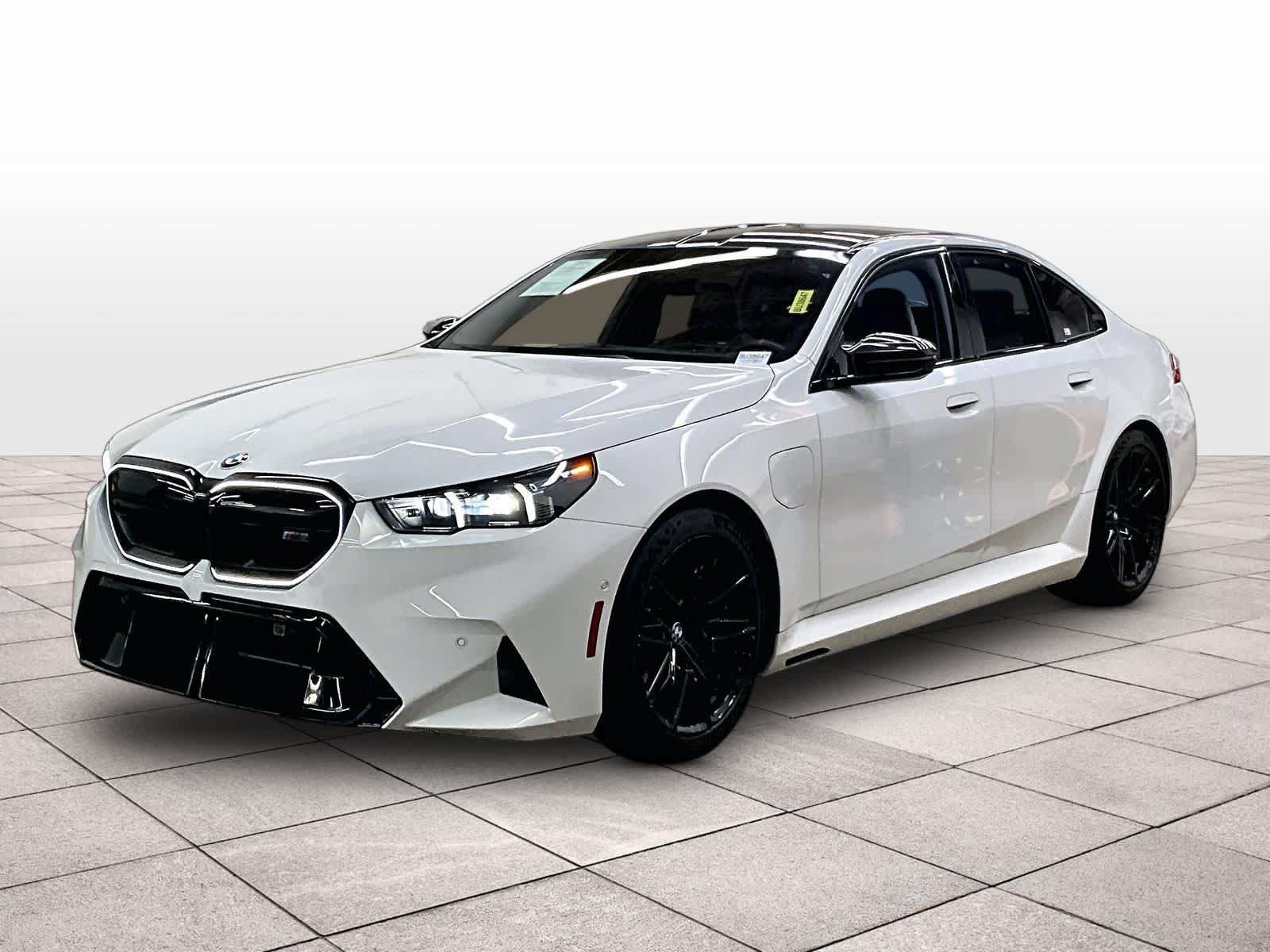 Used 2025 BMW M5 w/ Carbon Package AWD/4WD image 1