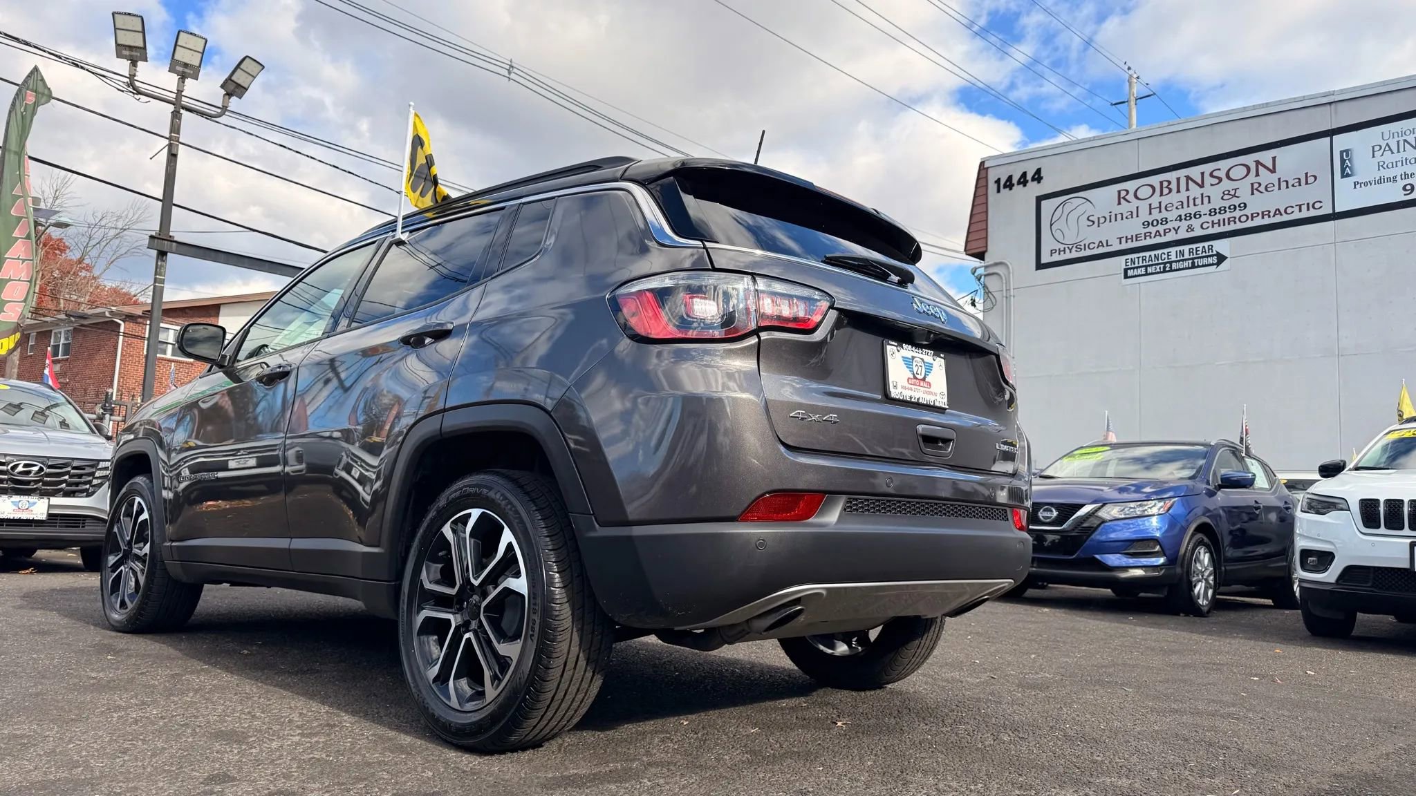 Used 2023 Jeep Compass Limited image 8