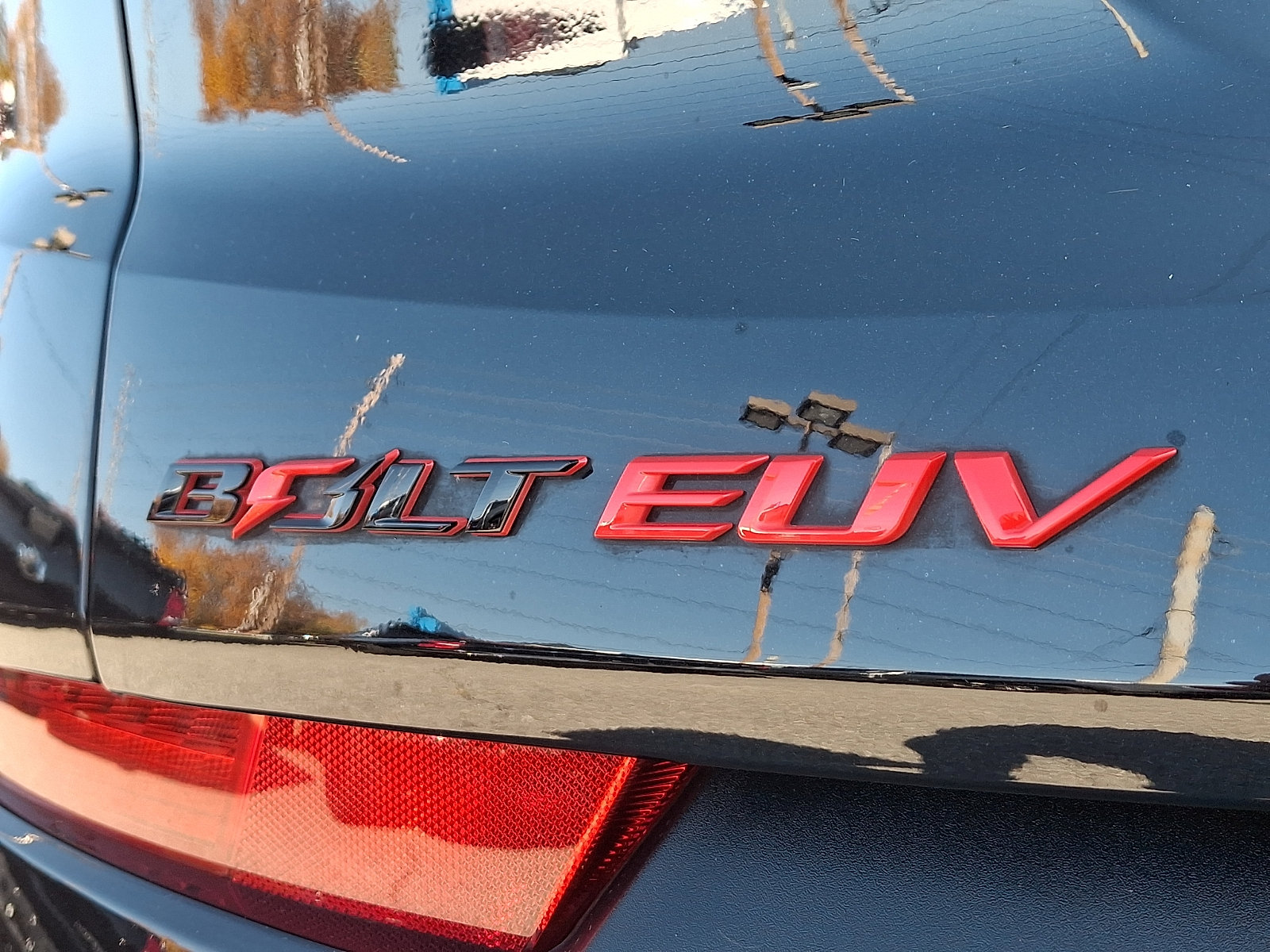 Used 2023 Chevrolet Bolt EUV LT w/ Convenience Package FWD image 29
