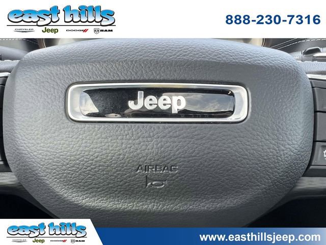 Used 2025 Jeep Grand Cherokee Altitude AWD/4WD image 22