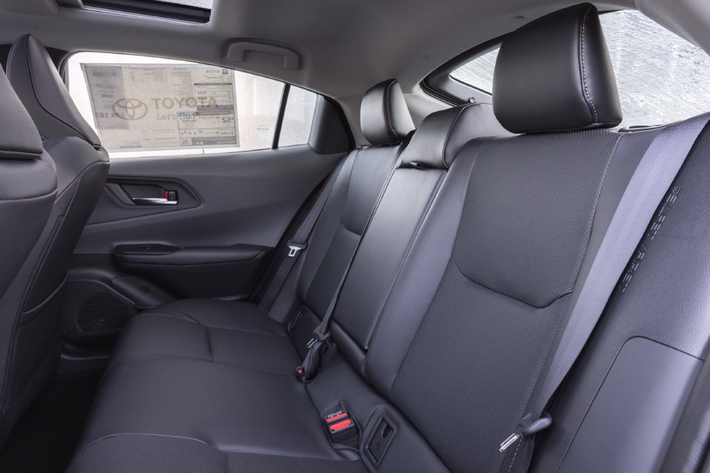 New 2027 Toyota Prius FWD image 9